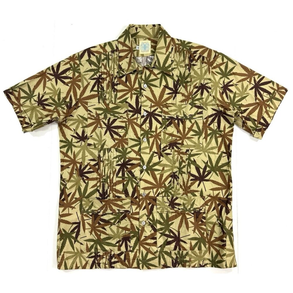 Dos Carolinas Guayabera Shirt Mens Medium Short Sleeve Pleated Pockets Print